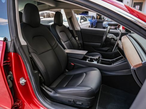 Used 2018 Tesla Model 3 Long Range RWD image 27