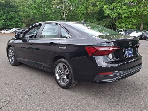 Used 2022 Volkswagen Jetta SE w/ Panoramic Sunroof Package FWD image 7