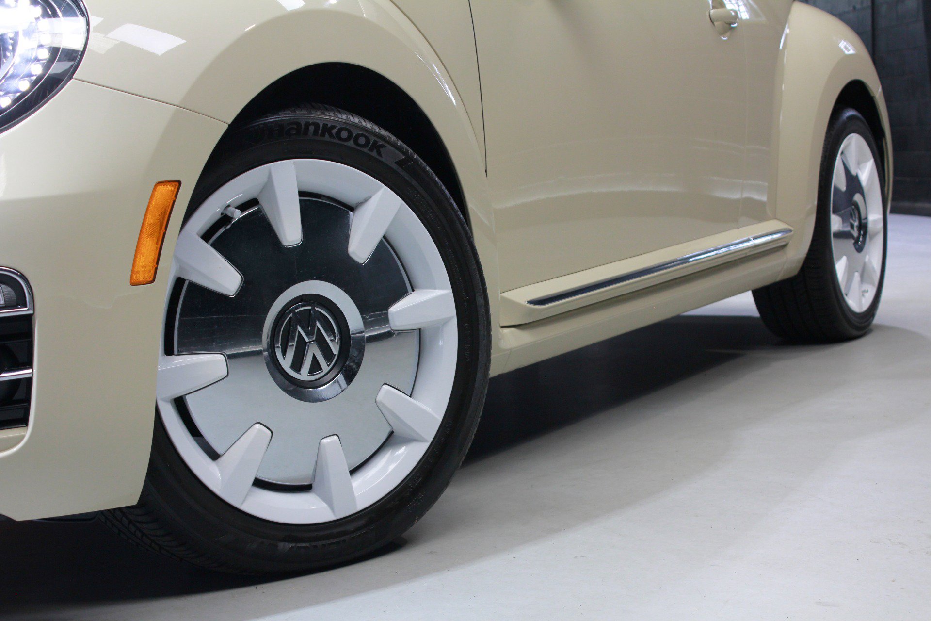 Used 2019 Volkswagen Beetle 2.0T S FWD image 29
