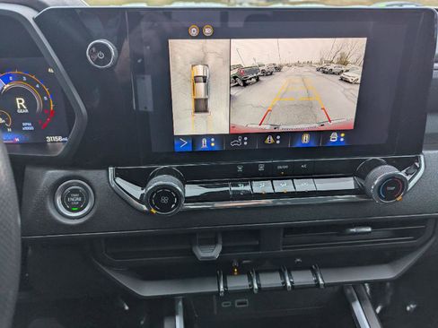 Used 2024 Chevrolet Colorado Trail Boss w/ Technology Package image 12