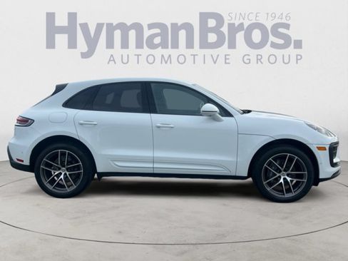 Used 2022 Porsche Macan AWD/4WD image 2