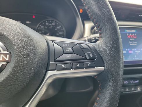 Used 2023 Nissan Kicks SR w/ SR Premium Package FWD image 25