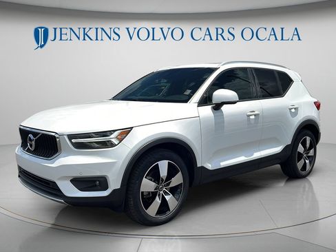Used 2021 Volvo XC40 T5 Momentum w/ Premium Package AWD/4WD image 7