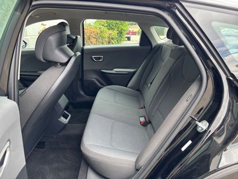 Used 2025 Kia K4 FWD image 25