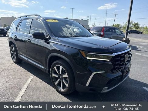 Used 2025 Honda Pilot Elite image 1