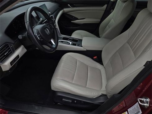 Used 2018 Honda Accord Touring image 19