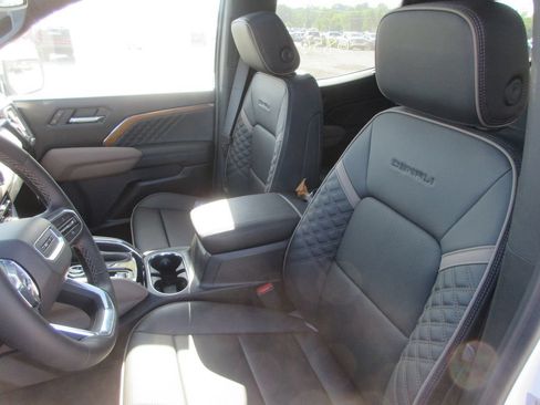 New 2026 GMC Canyon Denali AWD/4WD image 12