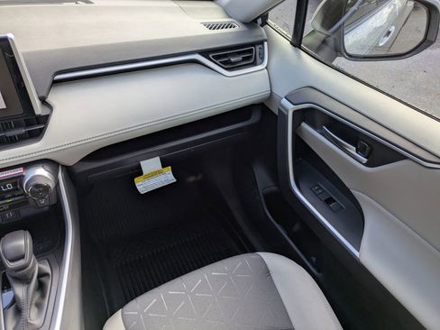 New 2025 Toyota RAV4 XLE image 19