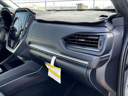 Used 2025 Subaru Forester Premium image 21