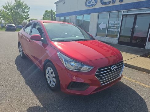 Used 2020 Hyundai Accent SE image 2