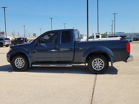 Used 2017 Nissan Frontier SV RWD image 2