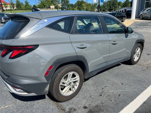 Used 2025 Hyundai Tucson SE FWD image 5