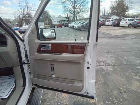 Used 2013 Lincoln Navigator L 2WD w/ HD Trailer Tow Pkg image 4