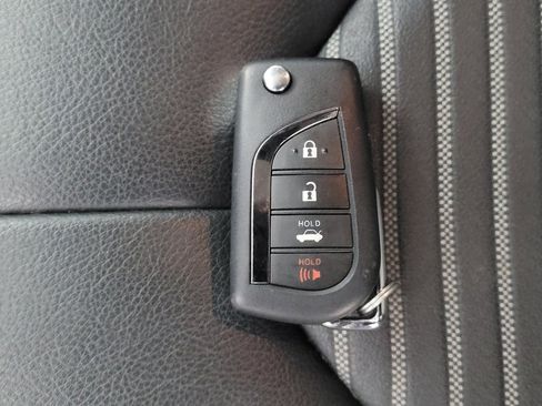 Used 2023 Toyota Camry SE image 32