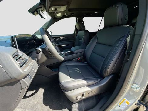 New 2026 Chevrolet Traverse LT w/ Sun and Wheel Package AWD/4WD image 23