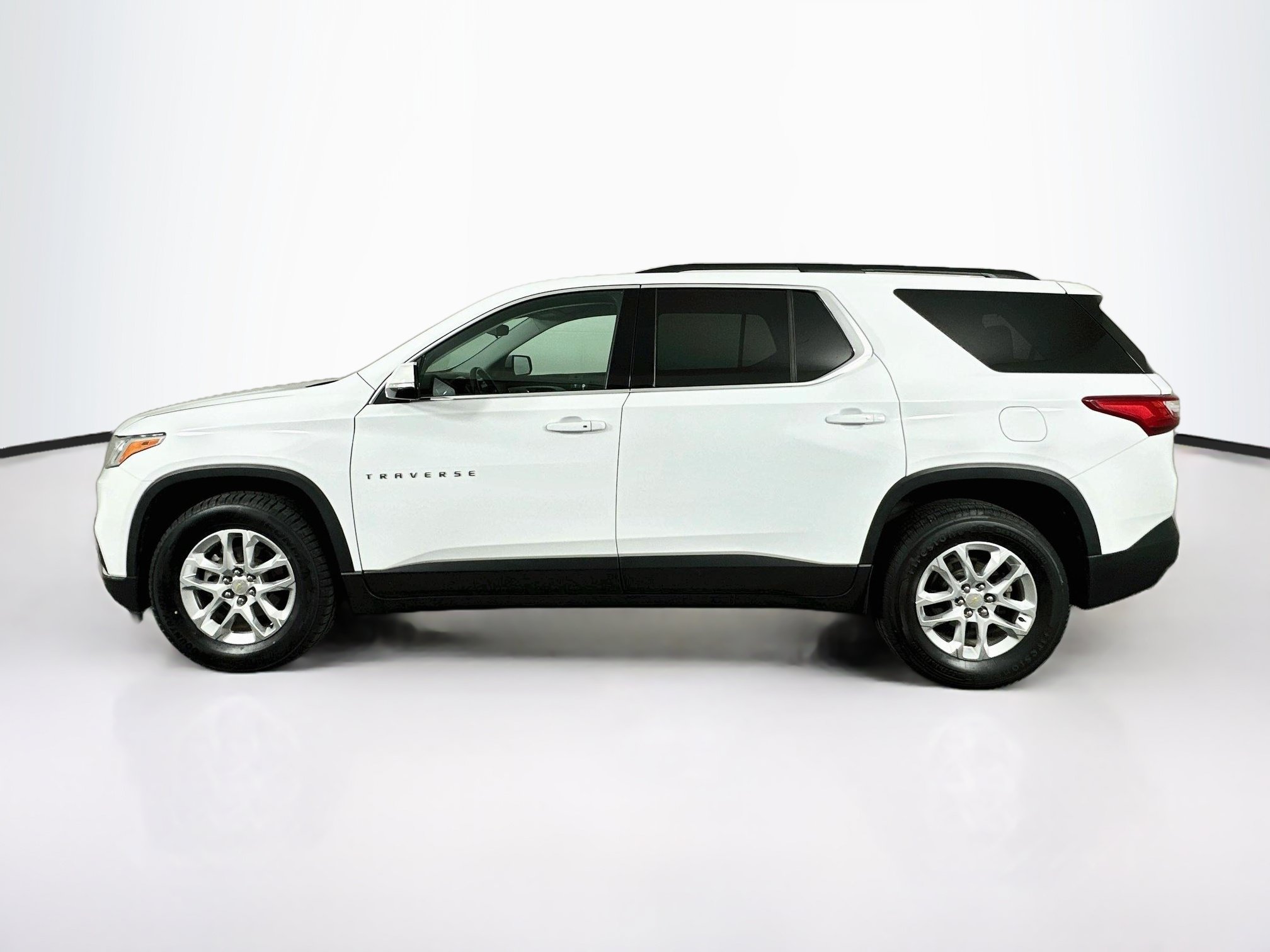 Used 2019 Chevrolet Traverse LT FWD image 4
