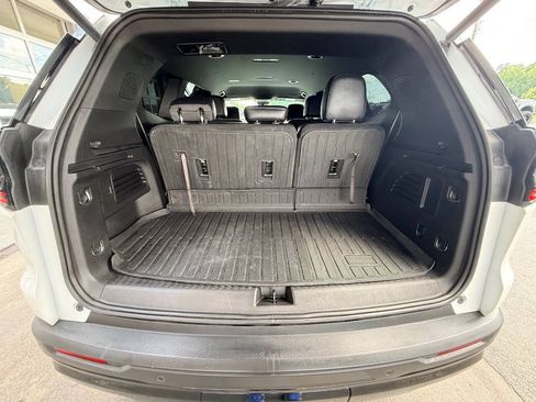 Used 2025 GMC Acadia Elevation w/ Elevation Premium Package AWD/4WD image 37