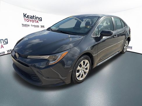 Used 2025 Toyota Corolla LE image 3