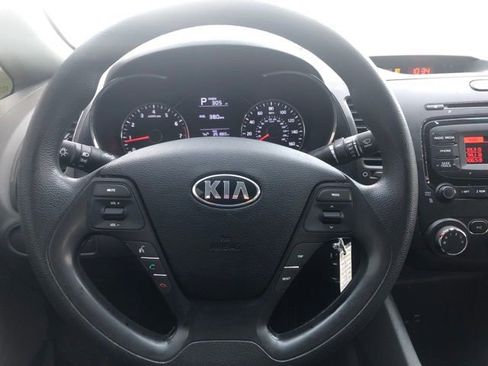 Used 2017 Kia Forte LX image 29