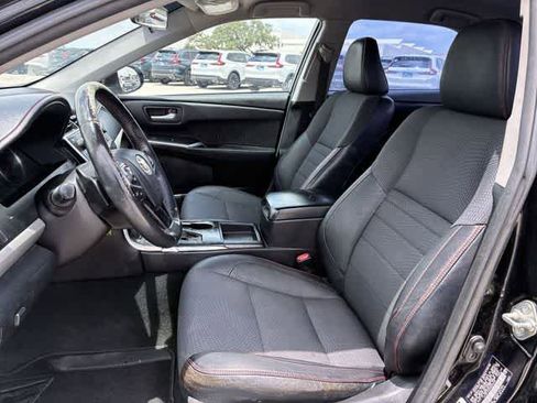 Used 2017 Toyota Camry SE FWD image 17