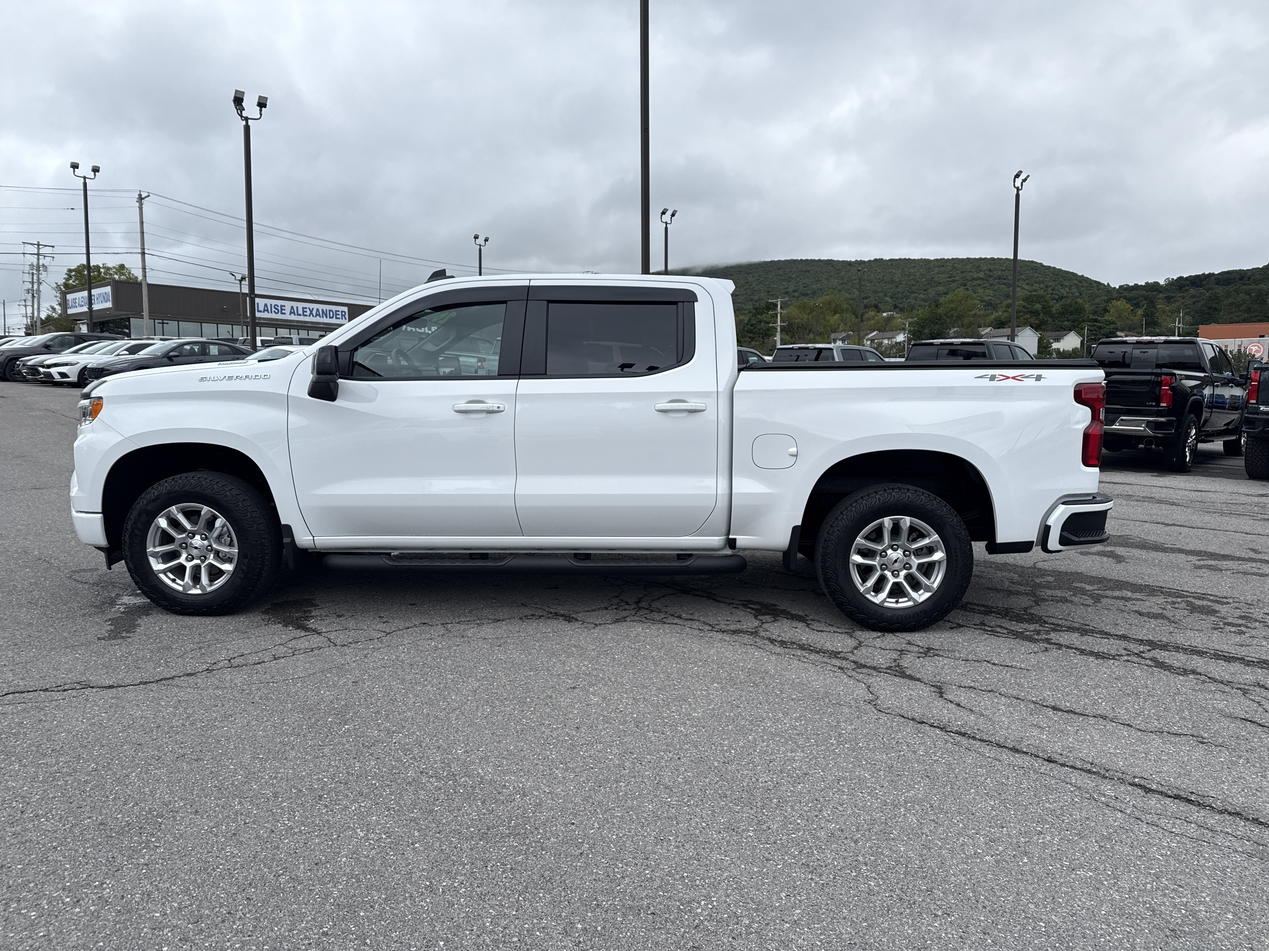 Used 2026 Chevrolet Silverado 1500 RST AWD/4WD image 7