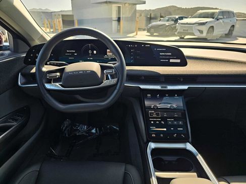 Used 2025 Lucid Air Touring AWD/4WD image 18