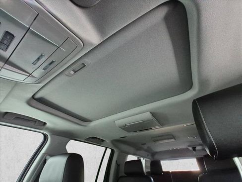 Used 2019 Chevrolet Suburban Premier AWD/4WD image 16