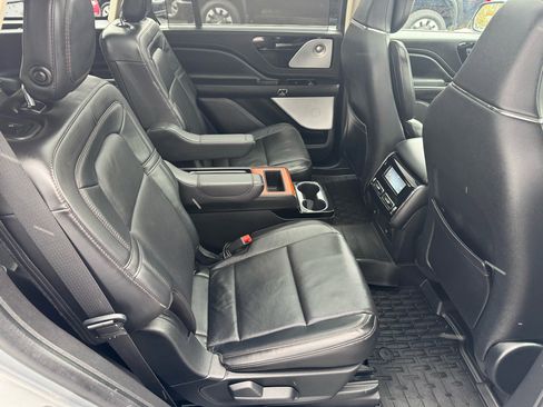 Used 2020 Lincoln Aviator Reserve w/ Equipment Group 202A image 13