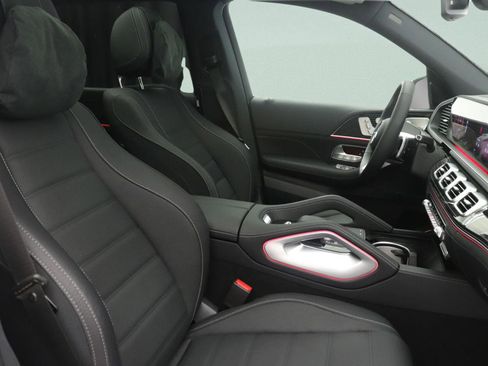 New 2026 Mercedes-Benz GLS 580 4MATIC image 7