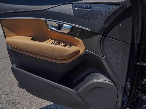 Used 2022 Volvo XC90 T6 Inscription image 23