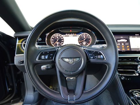 Used 2022 Bentley Flying Spur V8 image 36