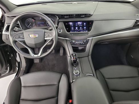 Certified 2024 Cadillac XT6 Luxury AWD/4WD image 17