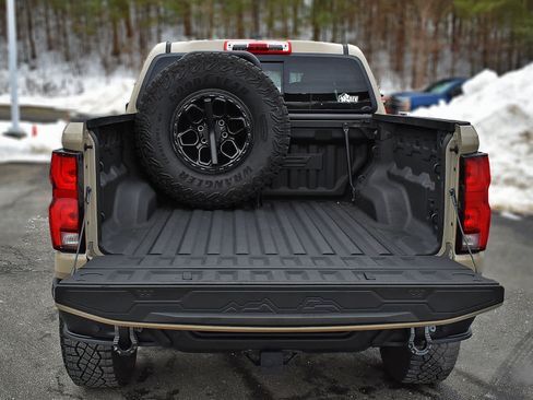 Used 2024 Chevrolet Colorado ZR2 w/ ZR2 Bison Edition image 11