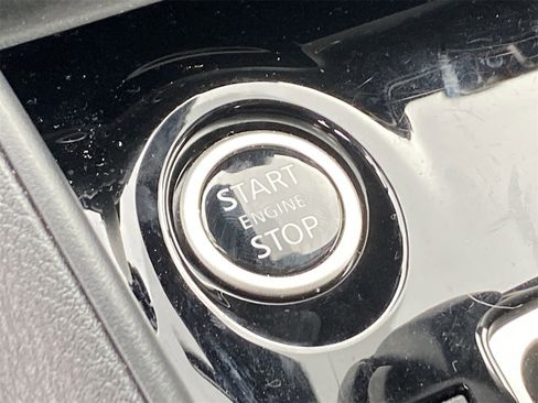 Certified 2025 Nissan Versa SV w/ Trunk Package image 10