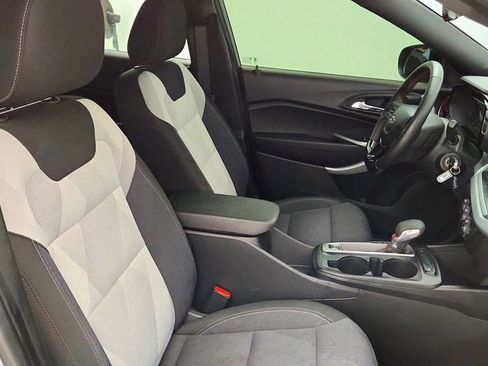 Used 2025 Chevrolet Trax RS w/ Driver Confidence Package FWD image 23