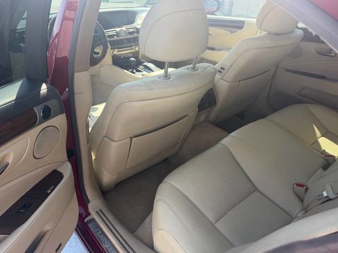 Used 2013 Lexus LS 460 w/ Comfort Pkg RWD image 12