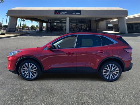 Used 2022 Ford Escape Titanium w/ Class II Trailer Tow Package image 2