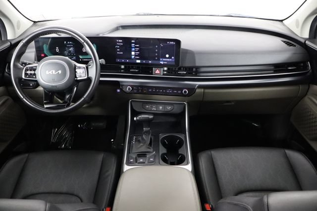 Certified 2025 Kia Carnival FWD image 13