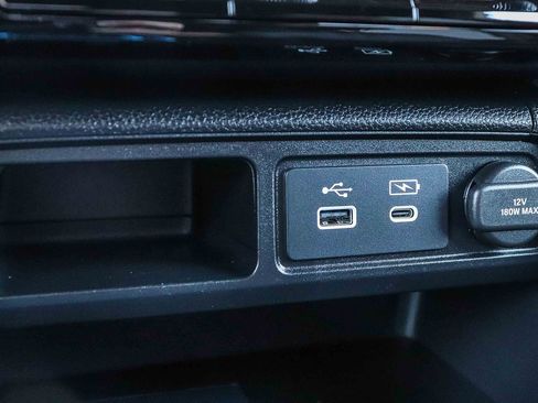 Used 2025 Honda Pilot TrailSport image 30