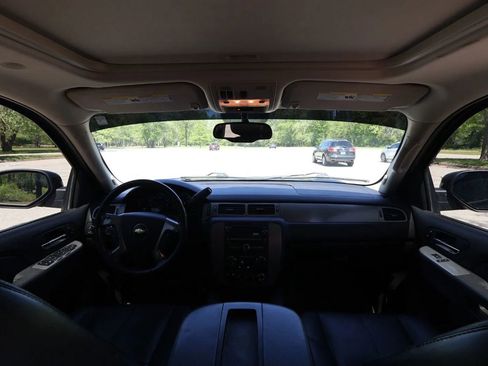 Used 2010 Chevrolet Tahoe LT w/ Luxury Package image 20