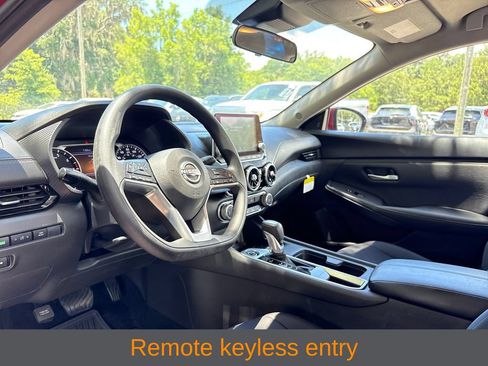 Used 2025 Nissan Sentra SV FWD image 5