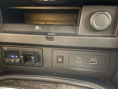 Used 2023 Nissan Armada Platinum w/ Captain's Chairs Package image 18