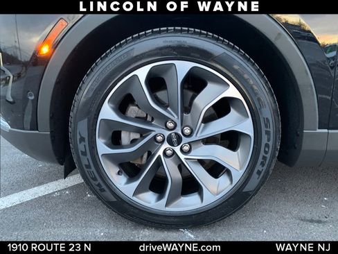 Certified 2022 Lincoln Nautilus Reserve image 27