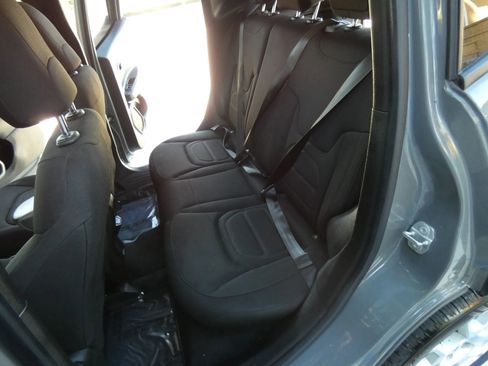 Used 2022 Jeep Renegade Latitude image 48