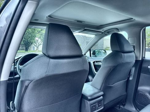 Used 2025 Toyota RAV4 XLE w/ Convenience Package FWD image 23