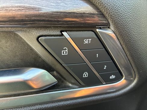 Used 2023 Chevrolet Silverado 1500 LTZ AWD/4WD image 9
