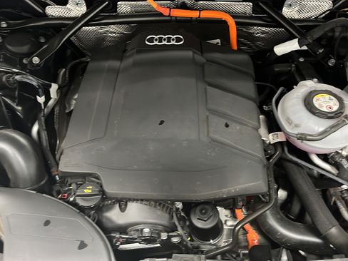 Used 2024 Audi Q5 e Premium Plus w/ Premium Plus Package AWD/4WD image 28