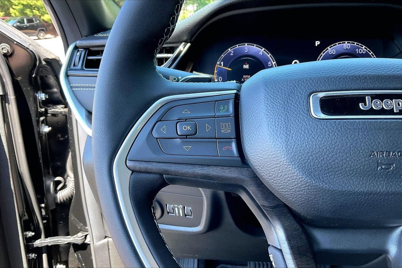 New 2027 Jeep Grand Cherokee Altitude AWD/4WD image 24