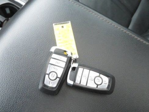 Used 2021 Ford Expedition Max Limited image 29