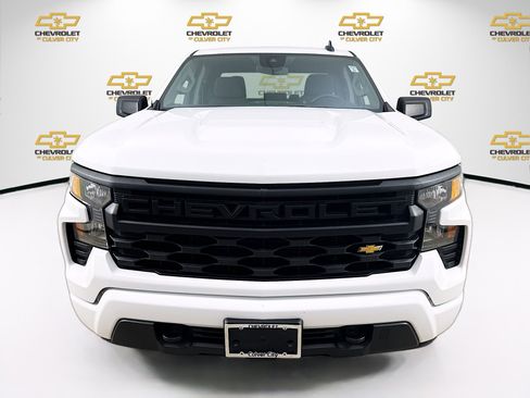 Used 2023 Chevrolet Silverado 1500 Custom image 2